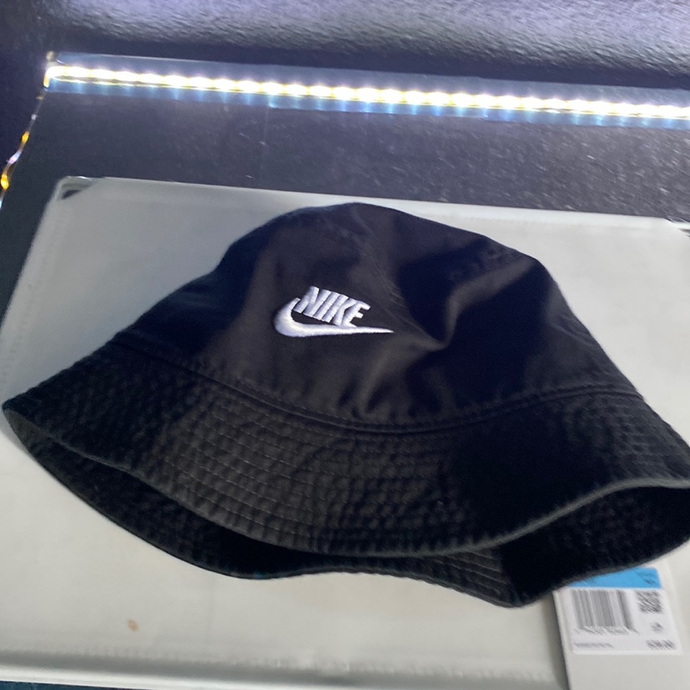 Nike floppy